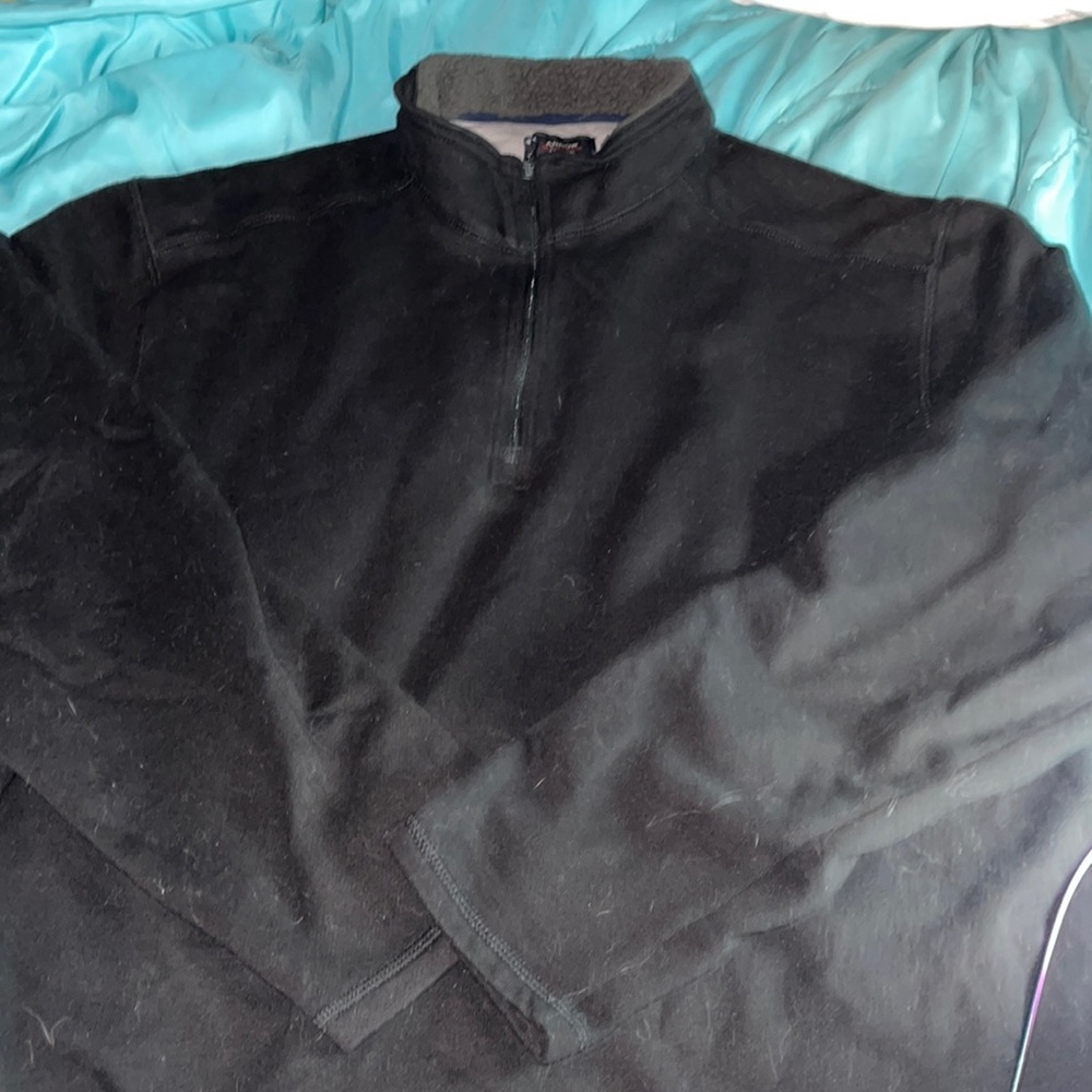 Arrow sweater 15 dollars worn once great condition size large